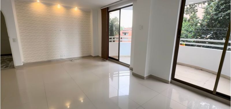 Apartamento en Venta en Medellín, Las Lomas-2