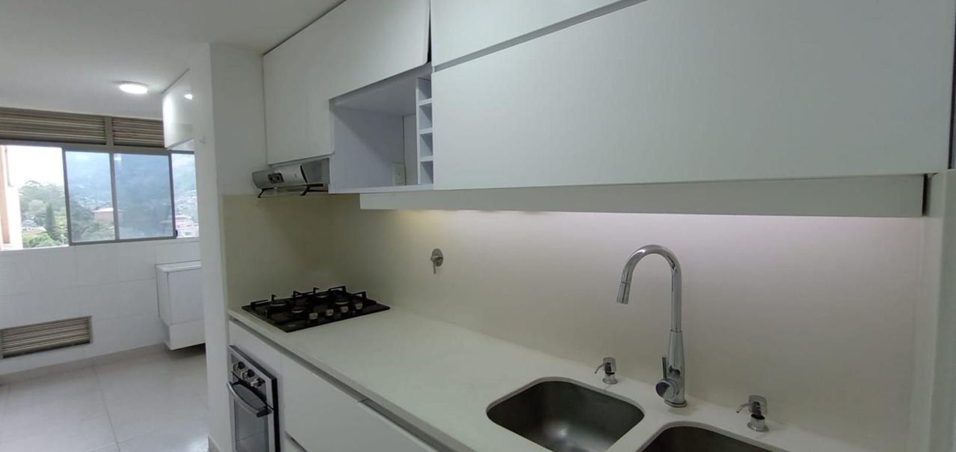 Apartamento en Antioquia en Medellín, Belén Loma de los Bernal-0
