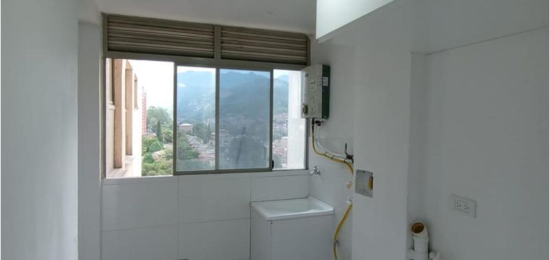 Apartamento en Venta en Medellín, Belén Loma de los Bernal-3