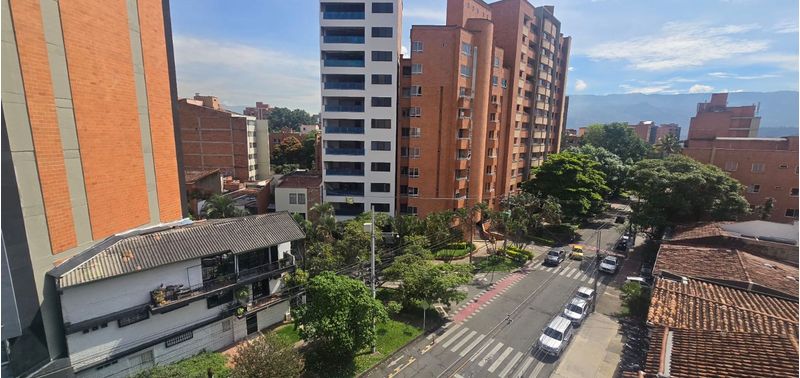 Apartamento en Venta en Medellín, Laureles-0