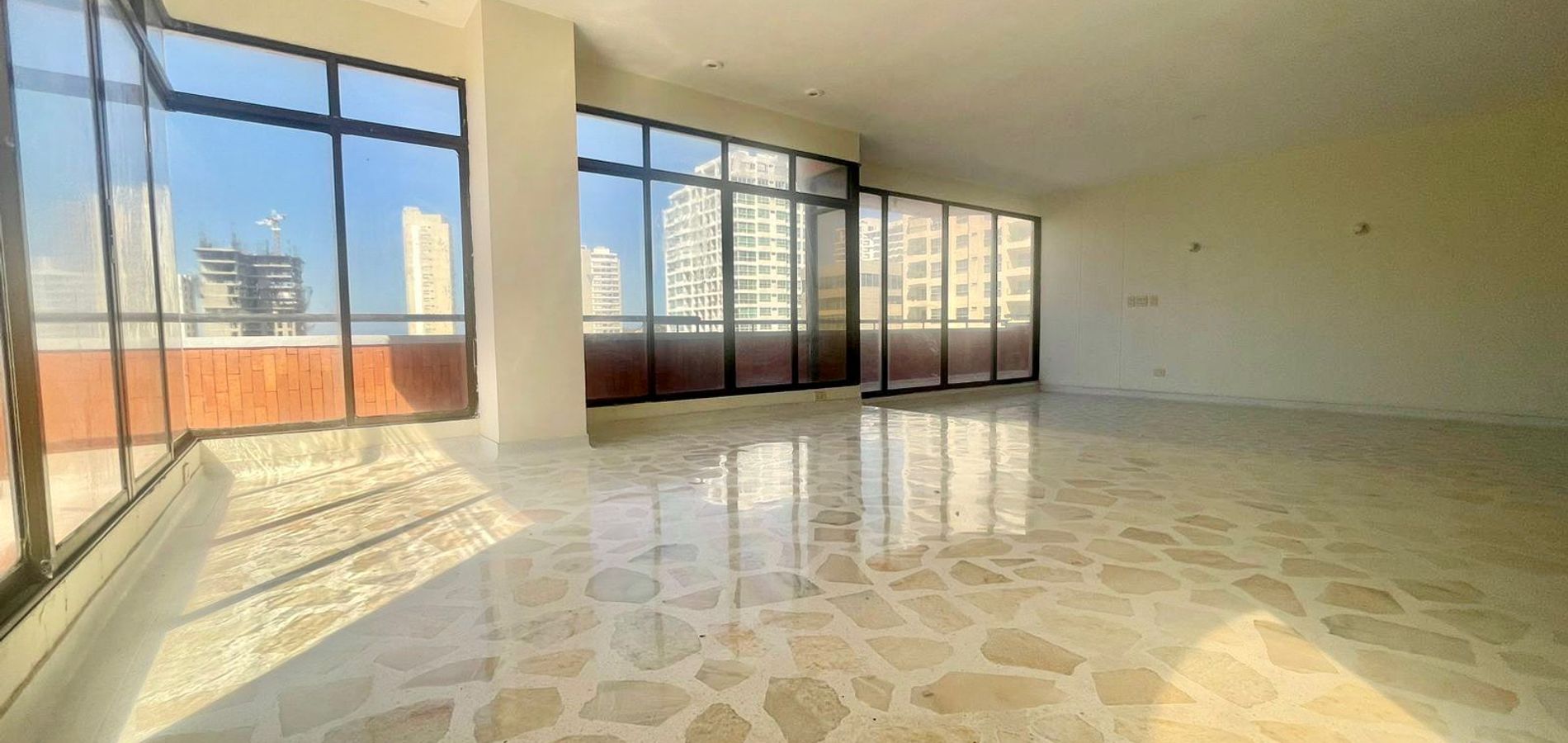 Apartamento en Venta en Magdalena en Santa Marta, Santa Marta (Distrito Turistico Cultural E Historico)-0