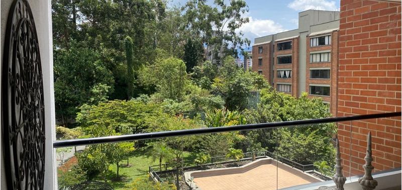 Apartamento en Venta en Medellín, Las Lomas-1