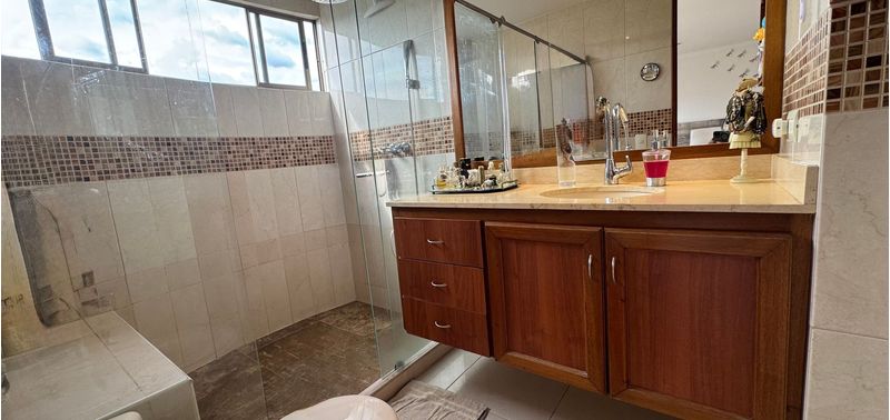 Apartamento en Venta en Medellín, El Poblado-17