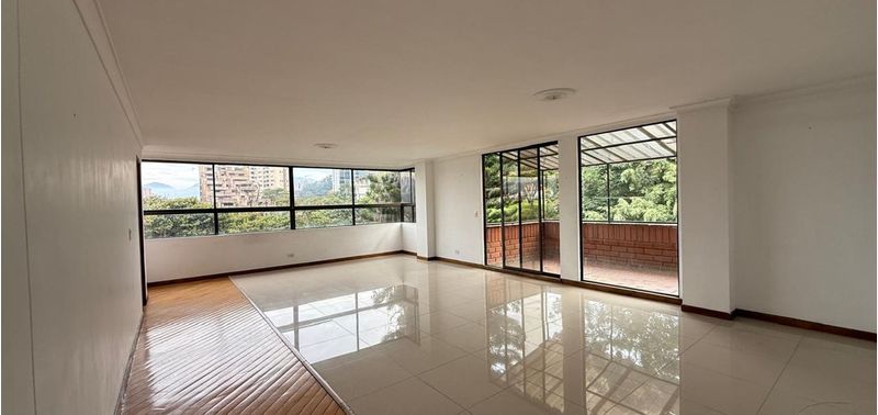 Apartamento en Venta en Medellín, Las Lomas-6
