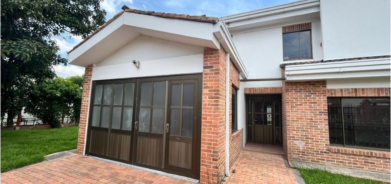 Casa en Venta en Cota, Cota-3