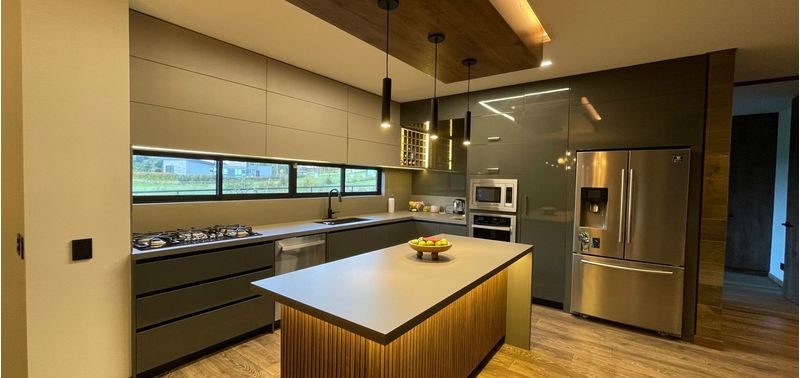Casa en Venta en Envigado, Alto De Palmas-1