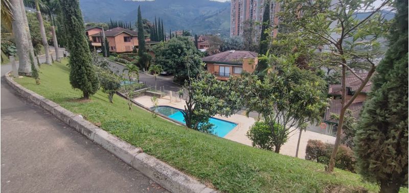 Casa en Venta en Sabaneta, Aves Maria-0