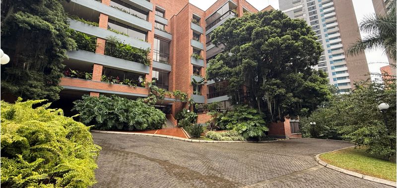 Apartamento en Venta en Medellín, El Poblado-17
