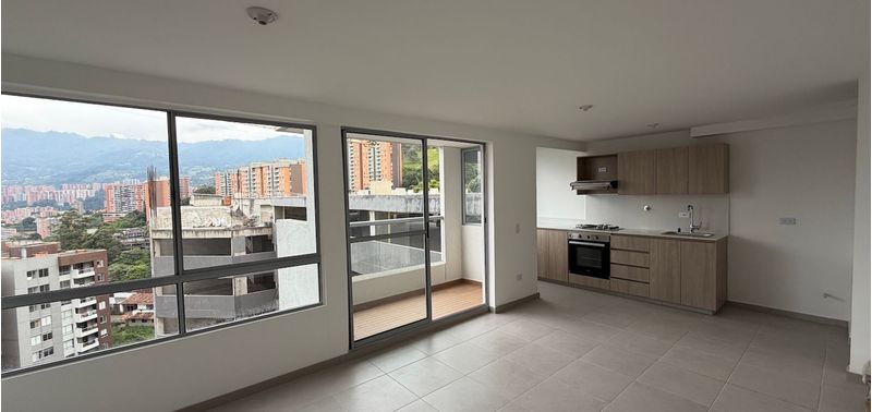 Apartamento en Venta en Envigado, La Cuenca-1