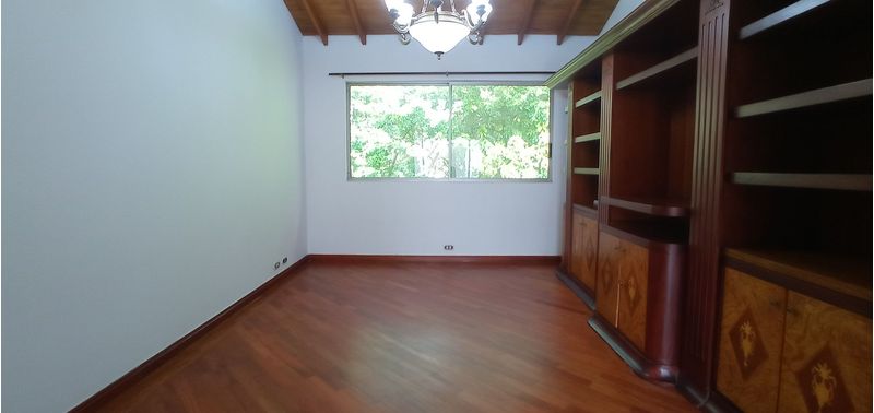 Casa en Venta en Medellín, El Poblado-17