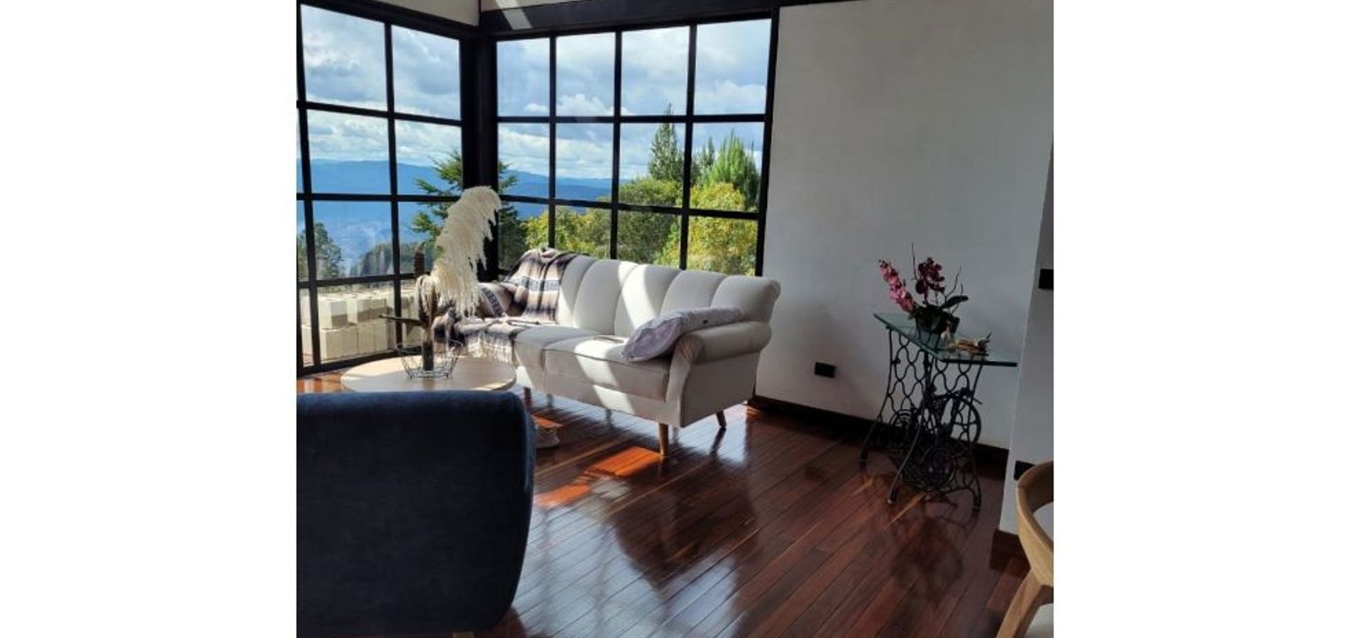 Casa en Venta en Medellín, Corregimiento Santa Elena-0