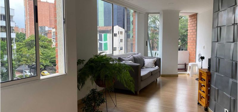 Apartamento en Venta en Medellín, Laureles-1