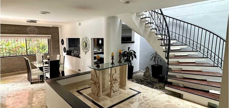 Casa en Venta en Envigado, Jardines-1