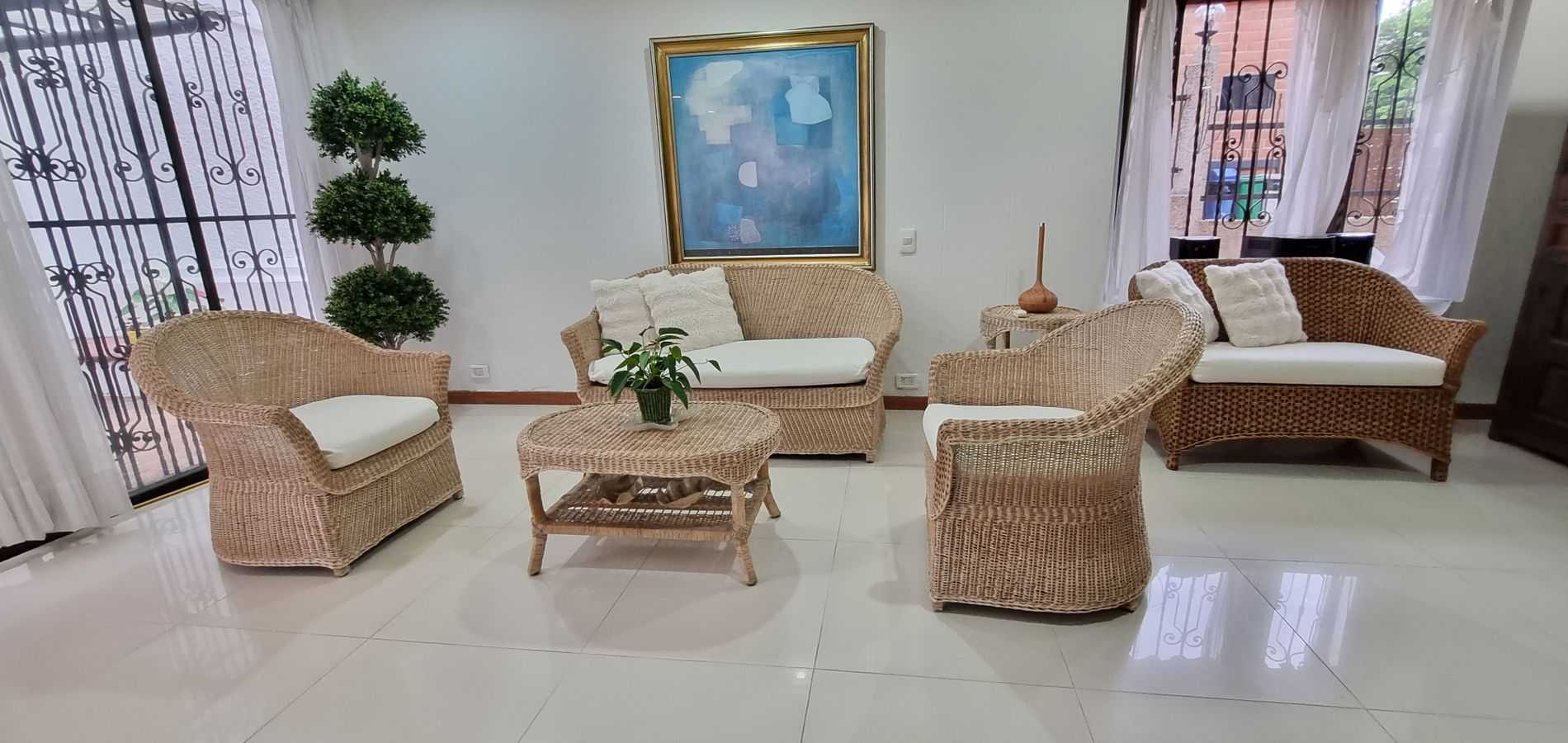 Casa en Venta en Envigado, La Pradera-0