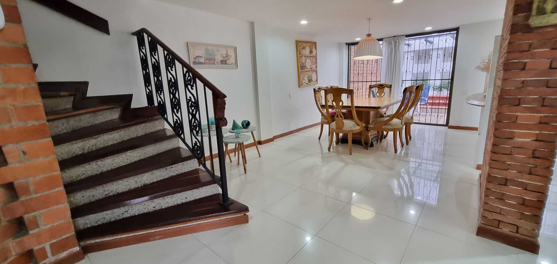 Casa en Venta en Envigado, La Pradera-1