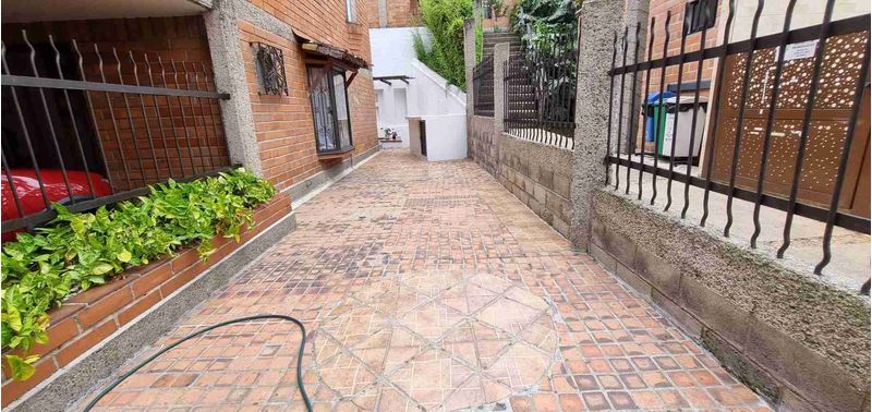 Casa en Venta en Envigado, La Pradera-8
