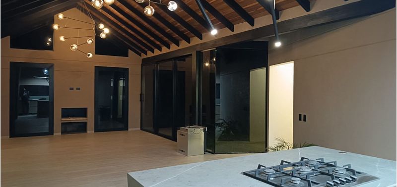 Casa en Venta en Medellín, Corregimiento Santa Elena-1