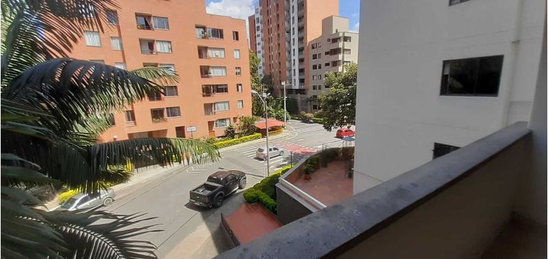 Apartamento en Venta en Medellín, Laureles-0