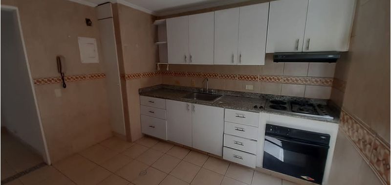 Apartamento en Venta en Medellín, Laureles-1