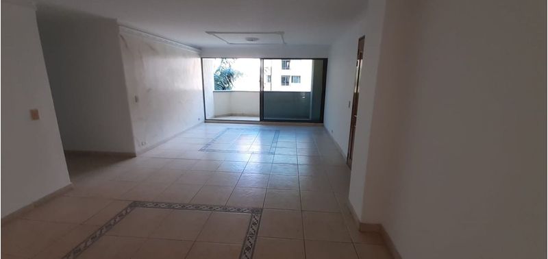 Apartamento en Venta en Medellín, Laureles-4
