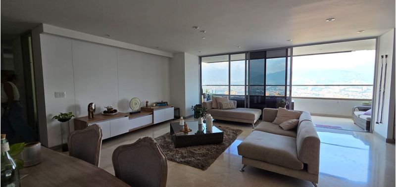Apartamento en Venta en Envigado, San Lucas-0