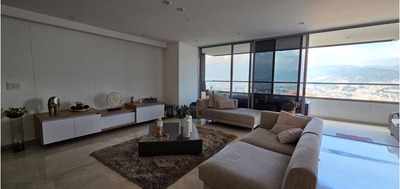 Apartamento en Venta en Envigado, San Lucas-1