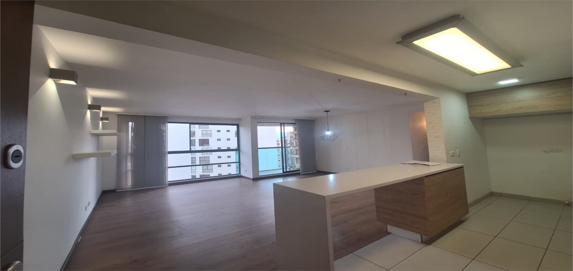Apartamento en Venta en Bogotá, D.C., Pontevedra-0