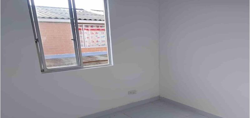 Casa en Venta en Madrid, la finca-0
