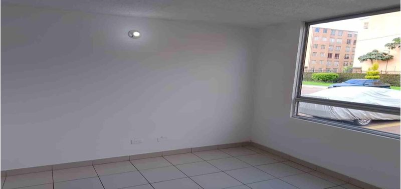 Casa en Venta en Madrid, la finca-3