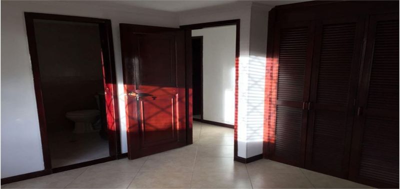 Apartamento en Venta en Bogotá, D.C., PONTEVEDRA 2-8
