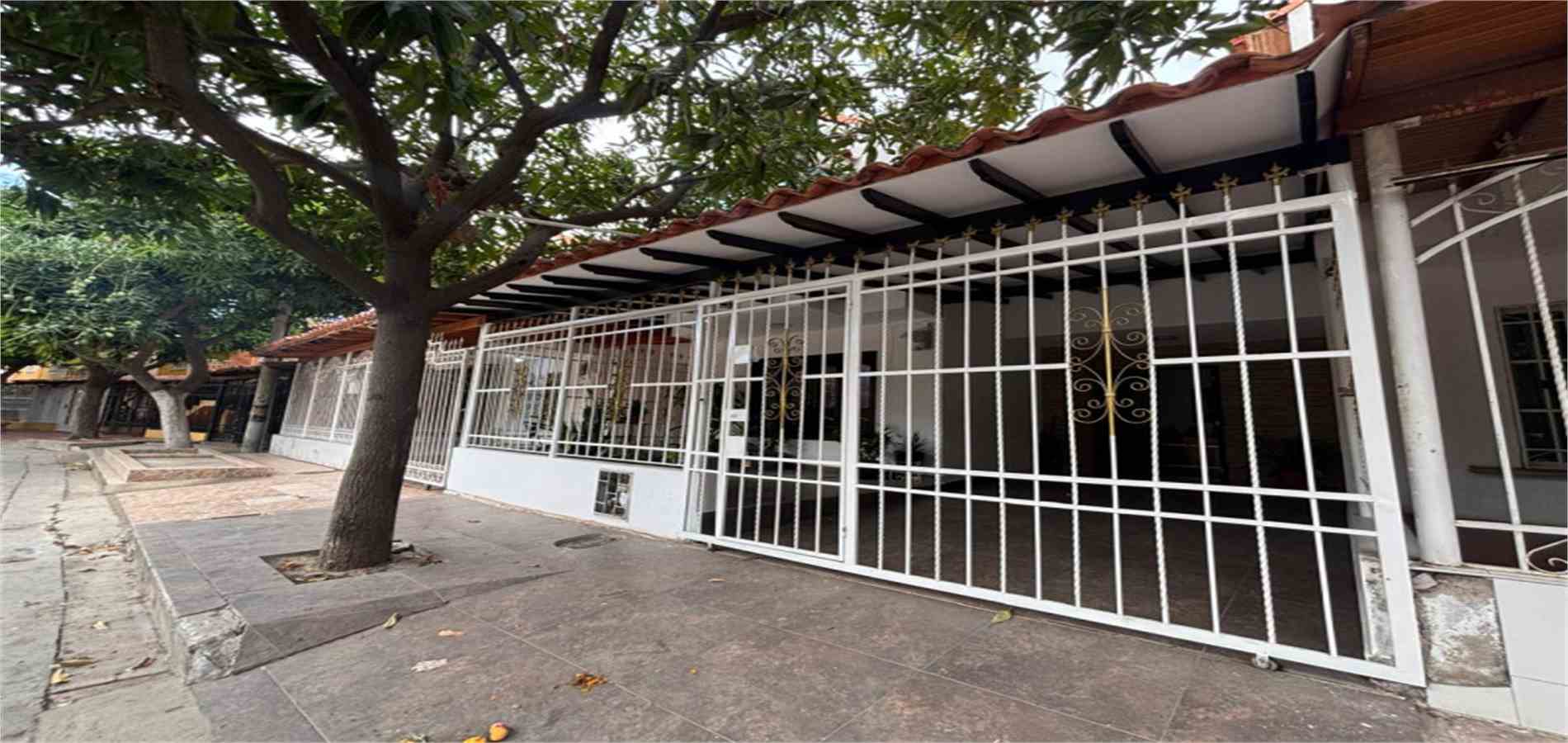 Casa en Venta en Santa Marta, Avenida Libertador-0