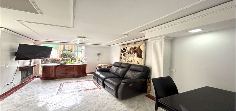 Casa en Venta en Bogotá, D.C., El Verbenal-Usaquén-1