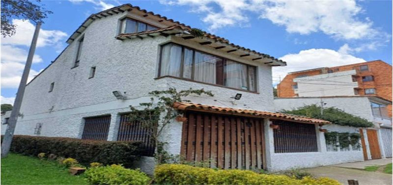 Casa en Venta en Bogotá, D.C., CEDRITOS 7-5