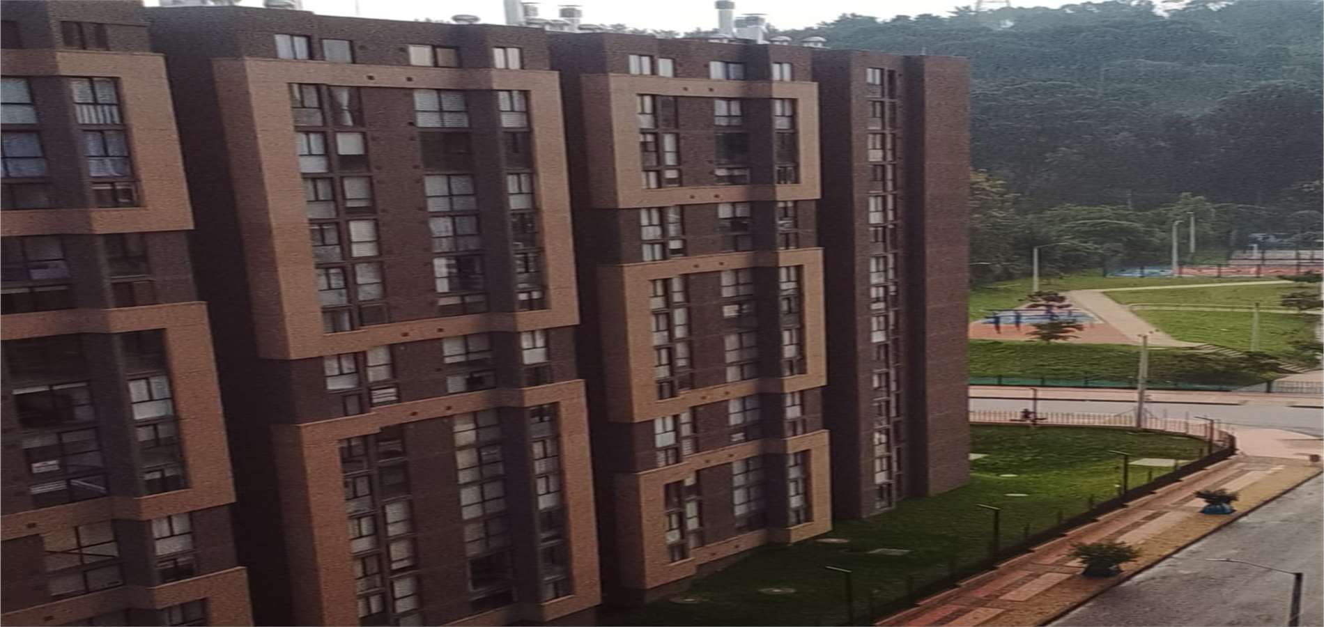 Apartaestudio en Venta en Bogotá, D.C., La Colina Campestre-0