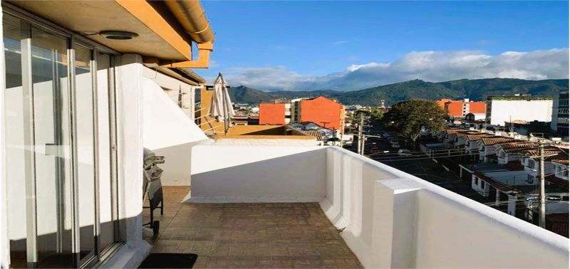 Apartamento en Venta en Bogotá, D.C., PONTEVEDRA 2-18