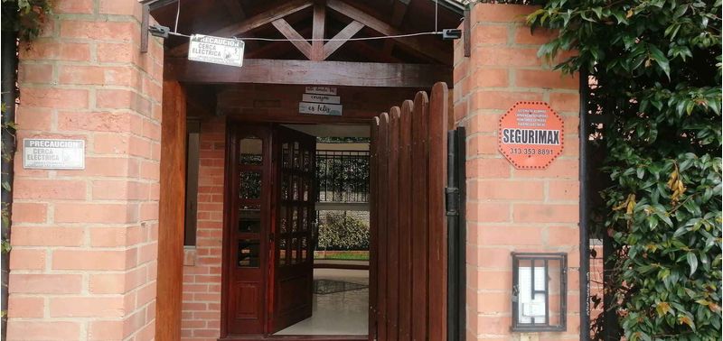 Casa en Venta en Bogotá, D.C., Lote El Pinar-0