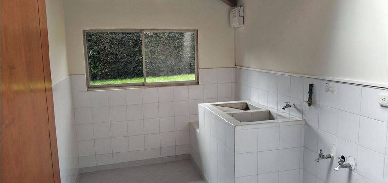 Casa en Venta en Bogotá, D.C., Lote El Pinar-11