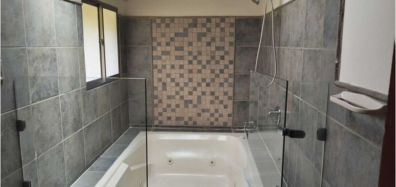 Casa en Venta en Bogotá, D.C., Lote El Pinar-14