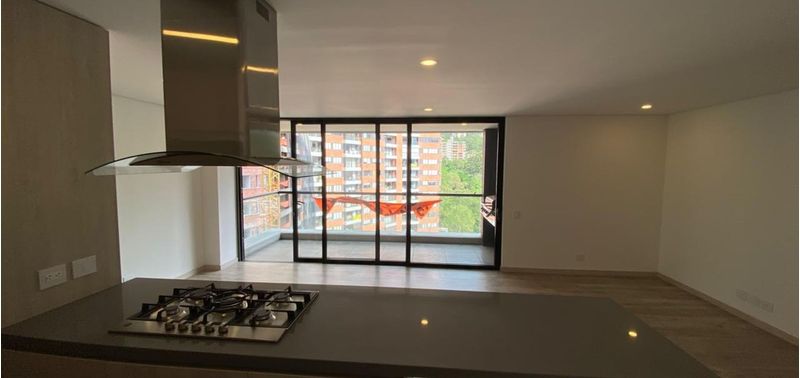 Apartamento en Venta en Medellín, Altos del Poblado-16