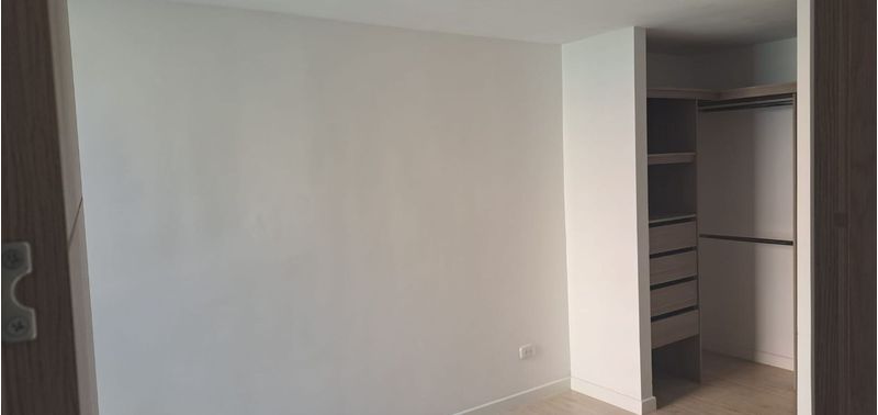 Apartamento en Venta en Madrid, Altos de Madrid-5
