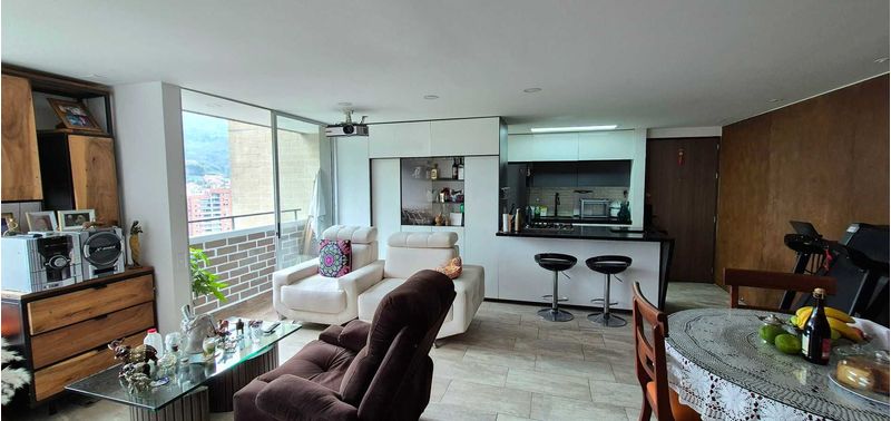 Apartamento en Venta en Envigado, Camino Verde-0