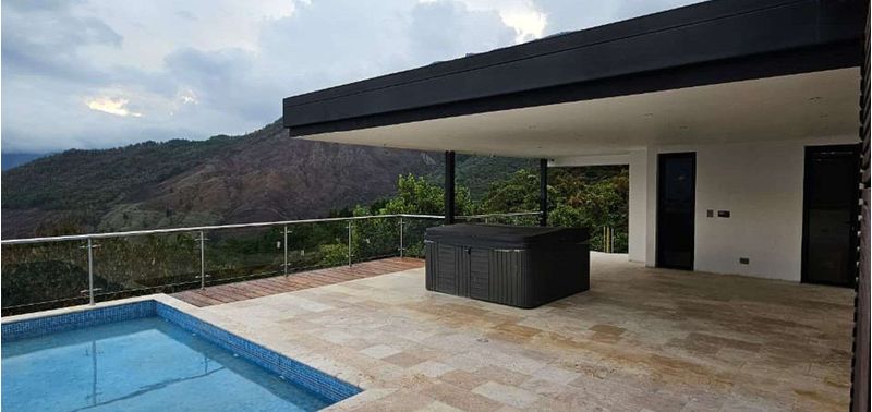 Casa en Venta en Bello, Copacabana-24