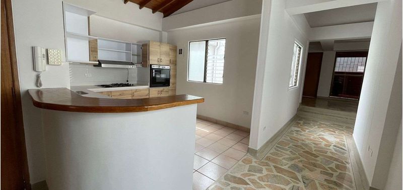 Apartamento en Venta en Medellín, Calasanz-0