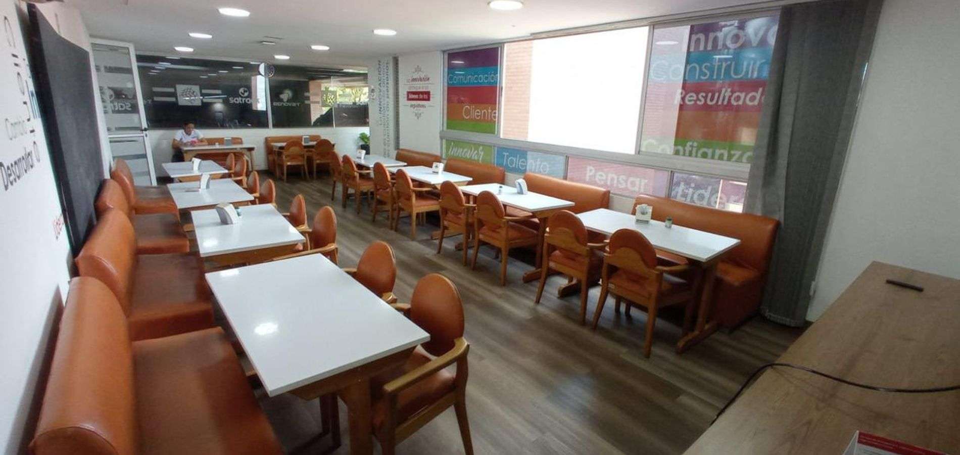 Oficina en Venta en Medellín, Las Palmas-0