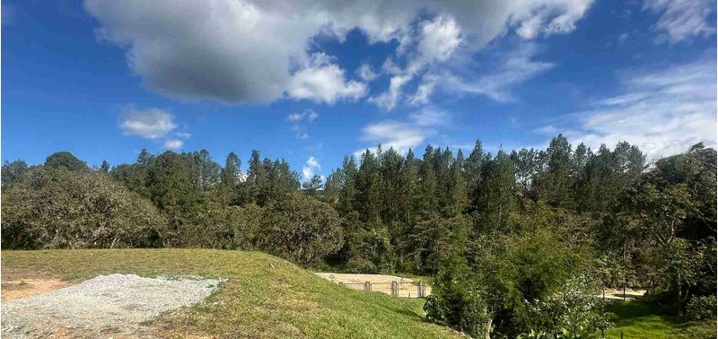 Lote en Venta en Retiro, Lejos del Nido-0
