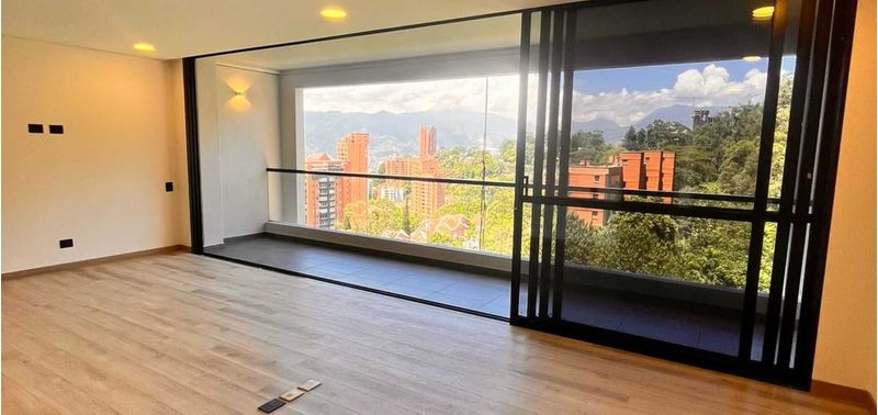 Apartamento en Venta en Medellín, Altos del Poblado-5