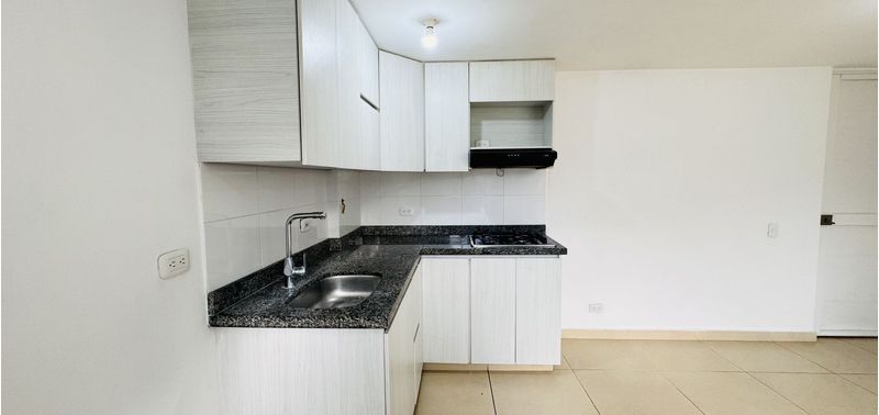 Apartamento en Venta en Medellín, San Antonio de Prado-2