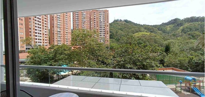 Apartamento en Venta en Sabaneta, Tres Esquinas-0
