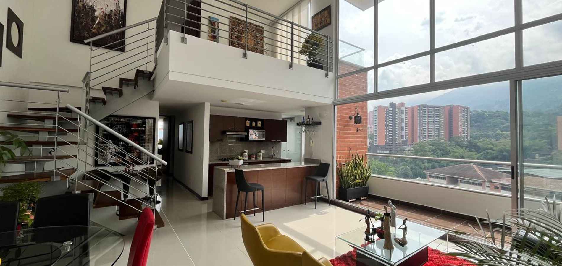 Apartamento en Venta en Envigado, Cumbres-0