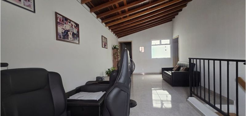 Apartamento en Venta en Sabaneta, San Joaquin-0